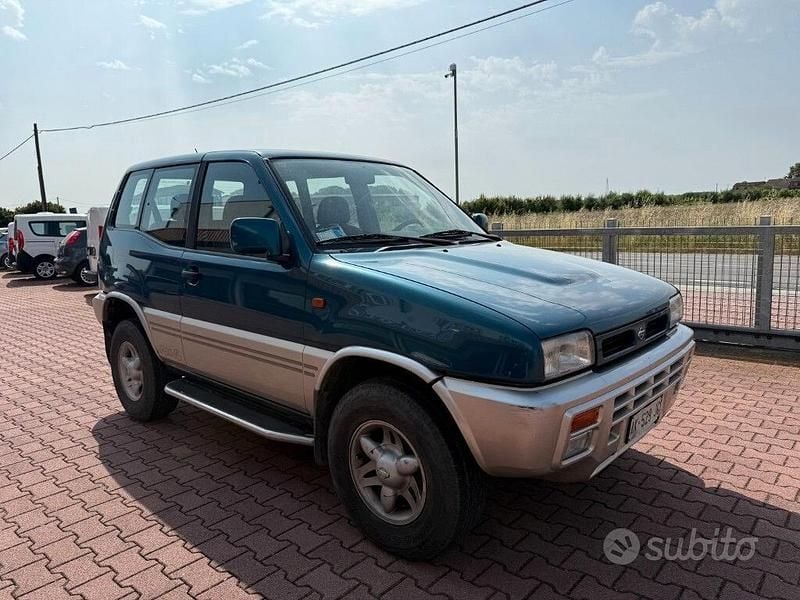 Usata Nissan Terrano SE 101 CV (74 kW) 1996 Blu/azzurro SUV