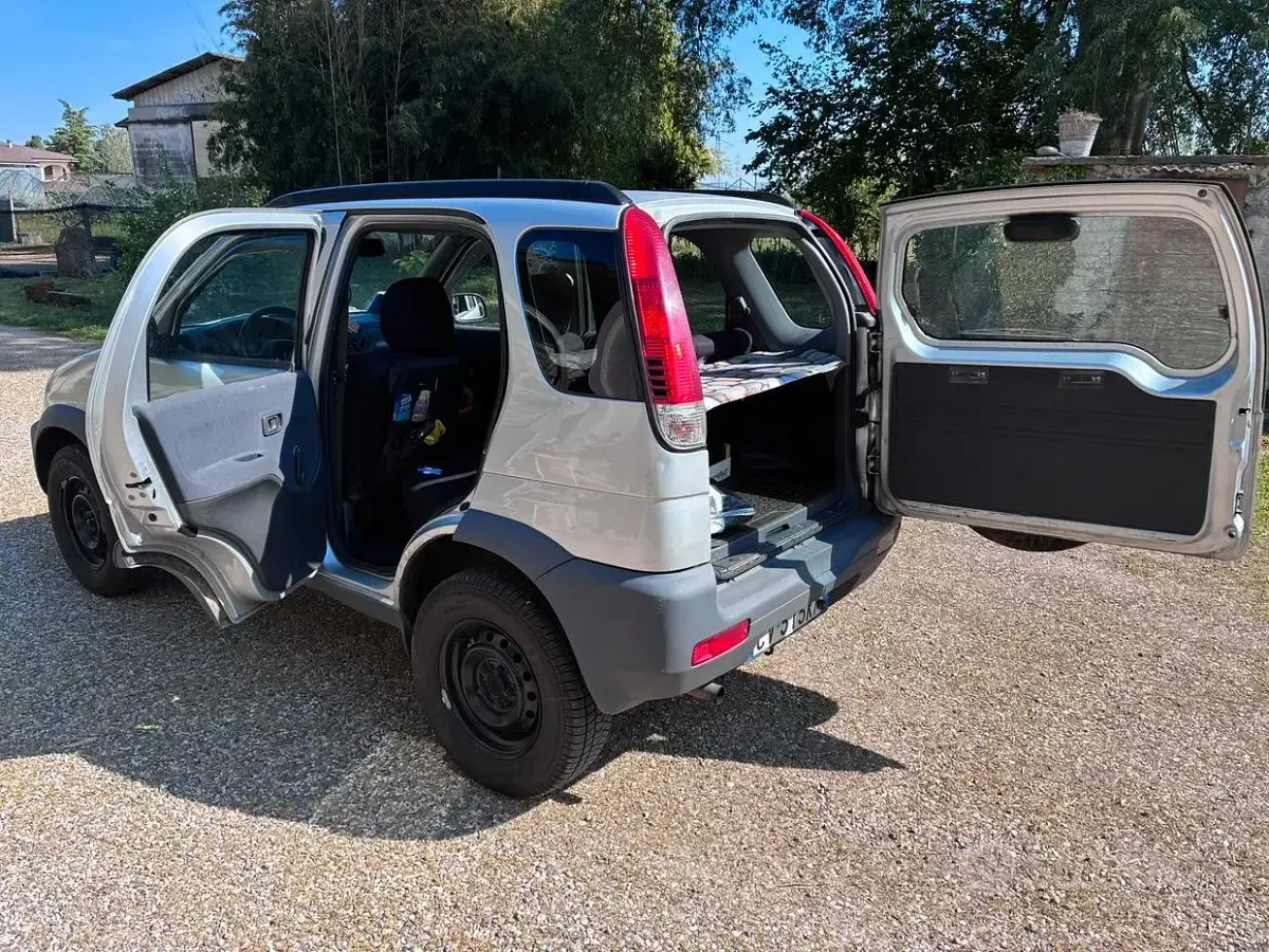 Usata Daihatsu Terios 86 CV (63 kW) 2005 Grigio SUV