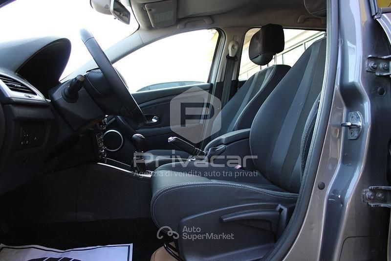 Usata Renault Mégane GrandTour Dynamique 110 CV (80 kW) 2010 Gray Station wagon