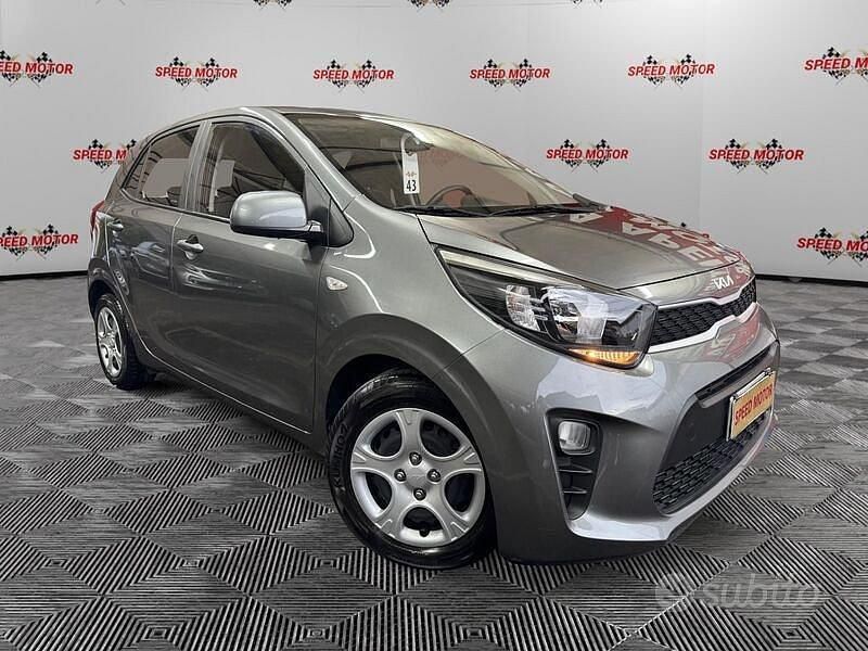 Usata Kia Picanto Urban 67 CV (49 kW) 2023 Grigio Utilitaria