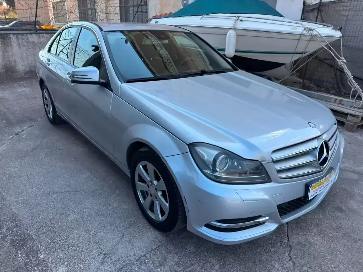 Usata Mercedes C200 169 CV (124 kW) 2012 Argento Berlina
