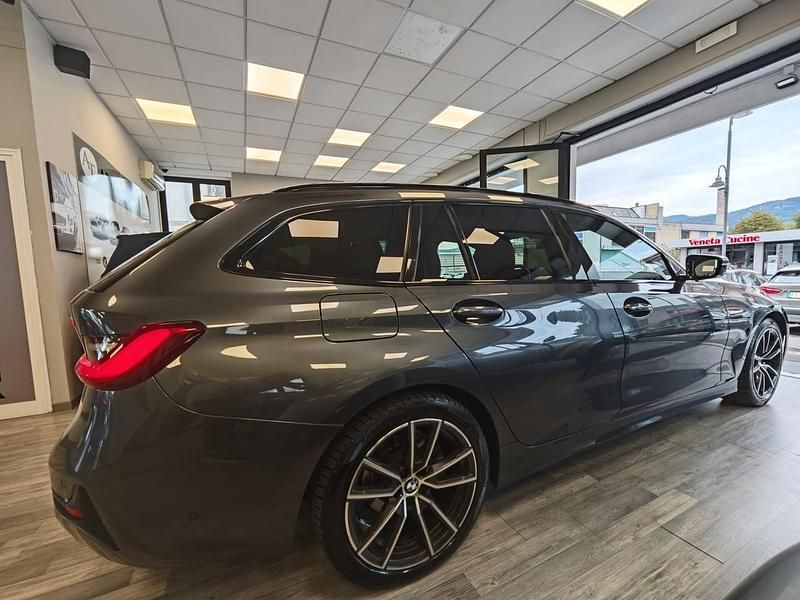 Usata BMW 320e M Sport 190 CV (139 kW) 2021 Grigio Station wagon