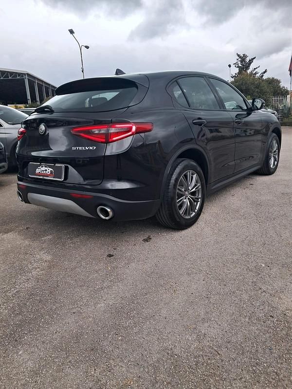 Usata Alfa Romeo Stelvio Super 210 CV (154 kW) 2018 Nero SUV