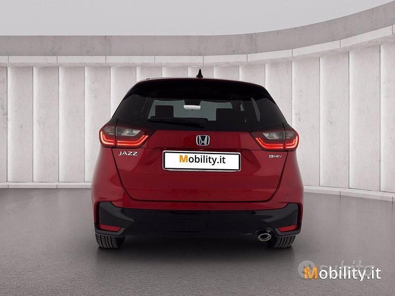 Usata Honda Jazz Sport 107 CV (78 kW) 2024 Premium crystal red Utilitaria