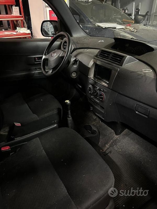 Usata Daihatsu Materia HIRO 91 CV (66 kW) 2006 Verde Monovolume