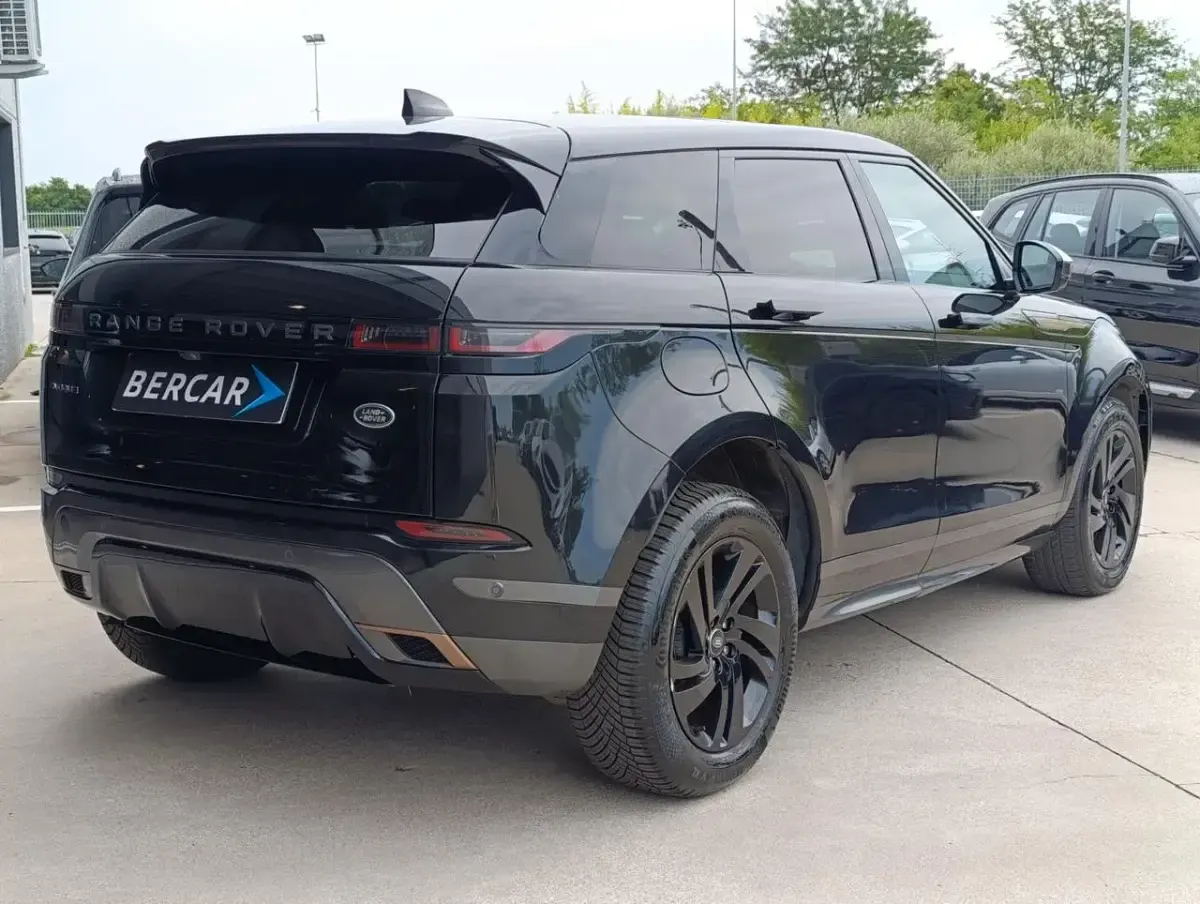 Usata Land Rover Range Rover evoque R-Dynamic 163 CV (119 kW) 2022 Nero SUV