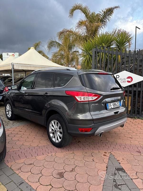 Usado Ford Kuga Titanium 150 CV (110 kW) 2016 Gris SUV