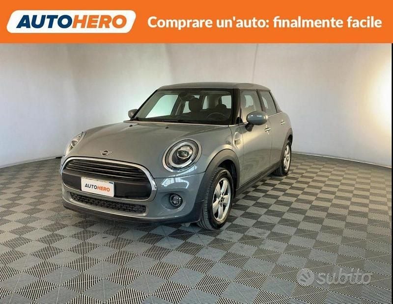 Begagnad Mini ONE 2021 Grå Halvkombi