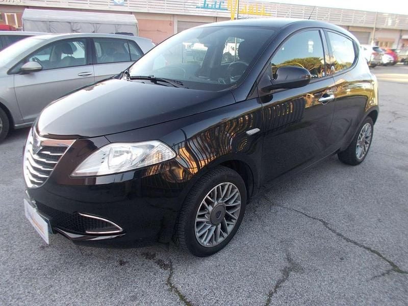 Nero Usata 2013 Lancia Ypsilon Platinum Due volumi | 6500 € (Buon prezzo) - Immagine 1/4