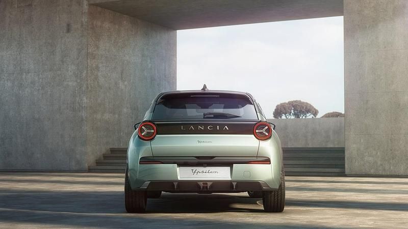 Nuova Lancia Ypsilon 101 CV (74 kW) 2025 Verde giada Utilitaria