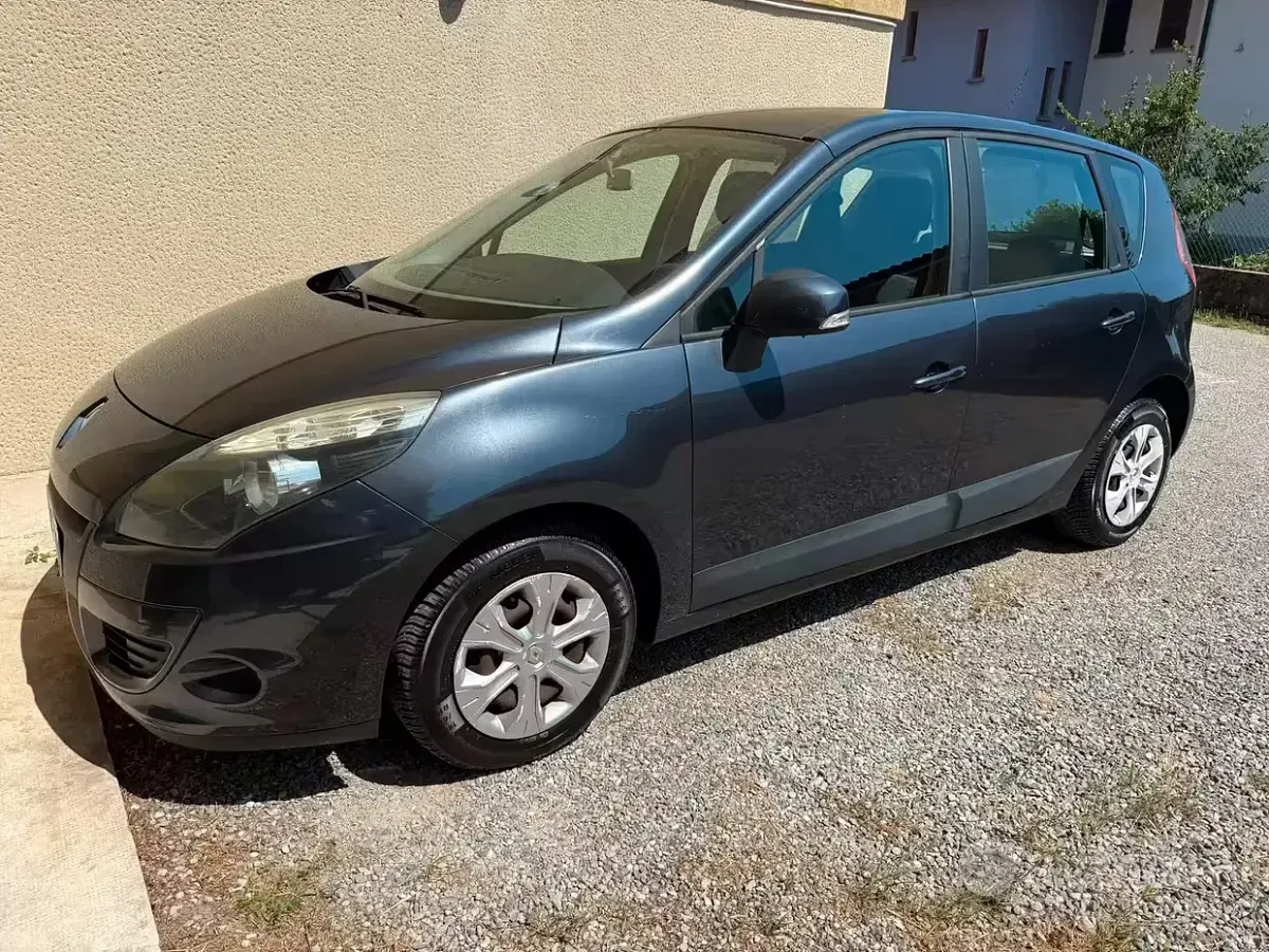 Usata Renault Scénic 105 CV (77 kW) 2009 Nero Monovolume