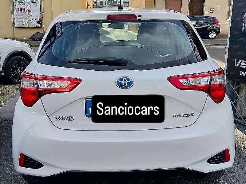 Usata Toyota Yaris Hybrid Business Edition 73 CV (53 kW) 2019 Bianco Berlina