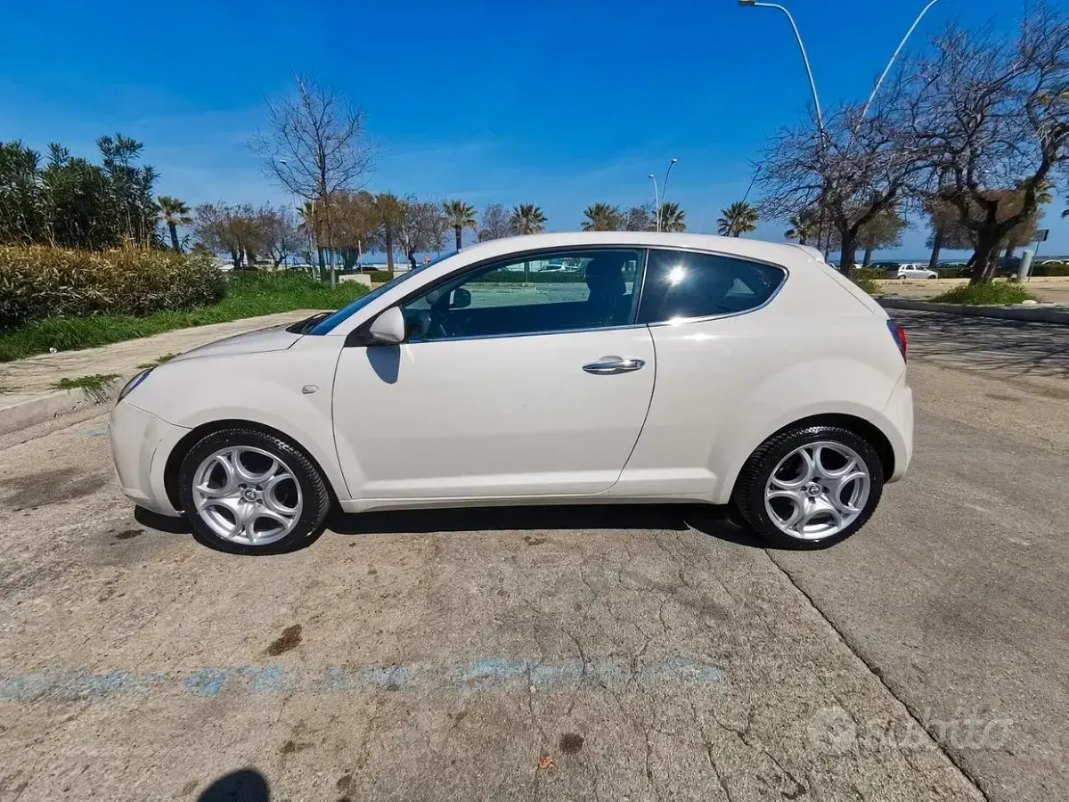 Usata Alfa Romeo MiTo Progression 79 CV (58 kW) 2009 Rosso Utilitaria