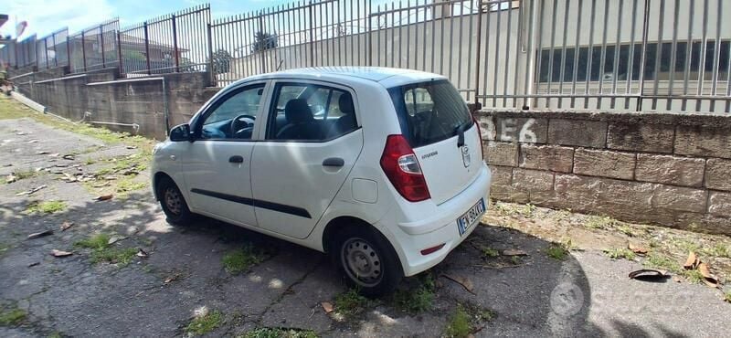 Usata Hyundai i10 66 CV (48 kW) 2012 Bianco Utilitaria