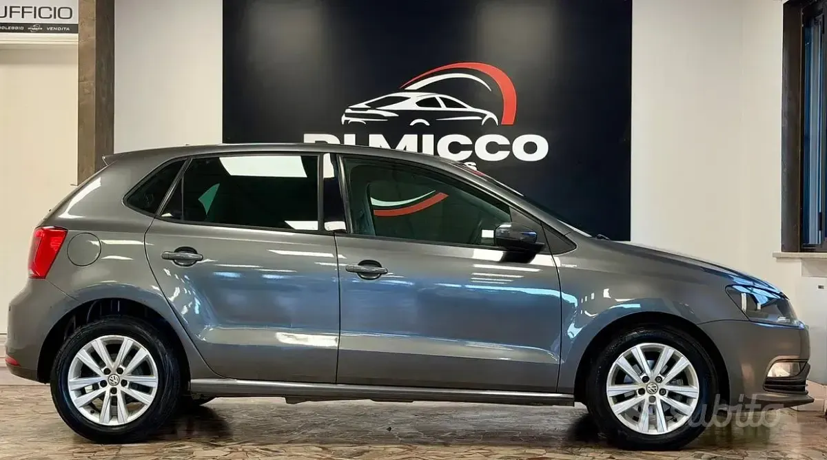 Usata VW Polo Trendline 75 CV (55 kW) 2014 Grigio Berlina