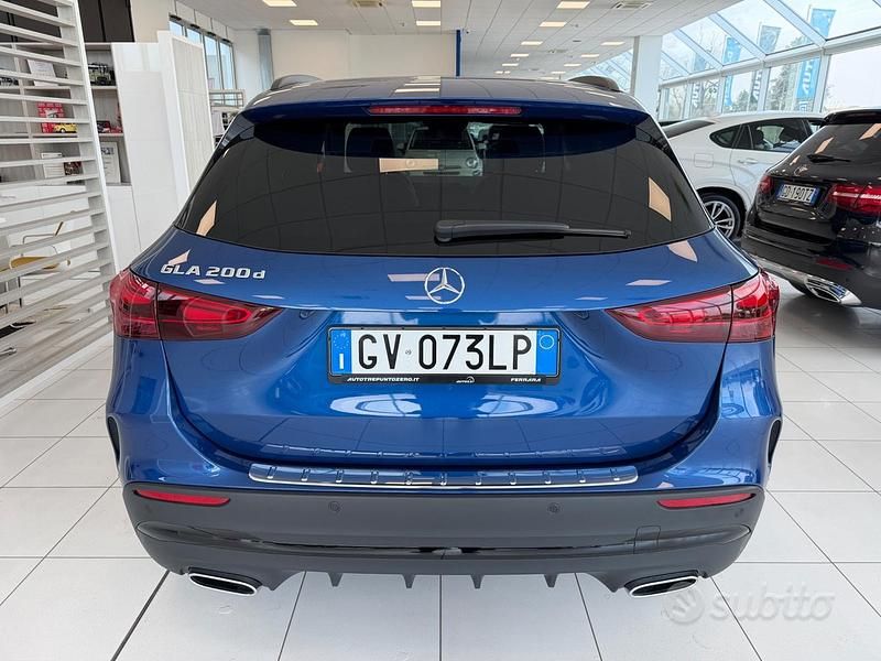 Usata Mercedes GLA200 AMG Line Premium 150 CV (110 kW) 2024 Blu SUV