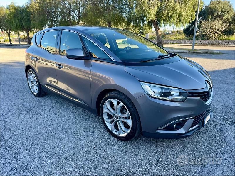 Usata Renault Scénic IV Intens 110 CV (80 kW) 2018 Grigio Monovolume