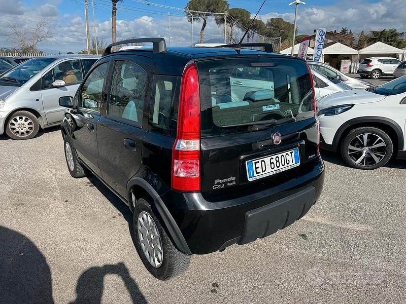 Usata Fiat Panda 4x4 70 CV (51 kW) 2010 Nero Utilitaria