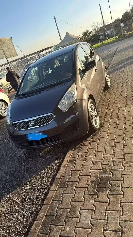 Usata Kia Venga 90 CV (66 kW) 2015 Grigio Utilitaria
