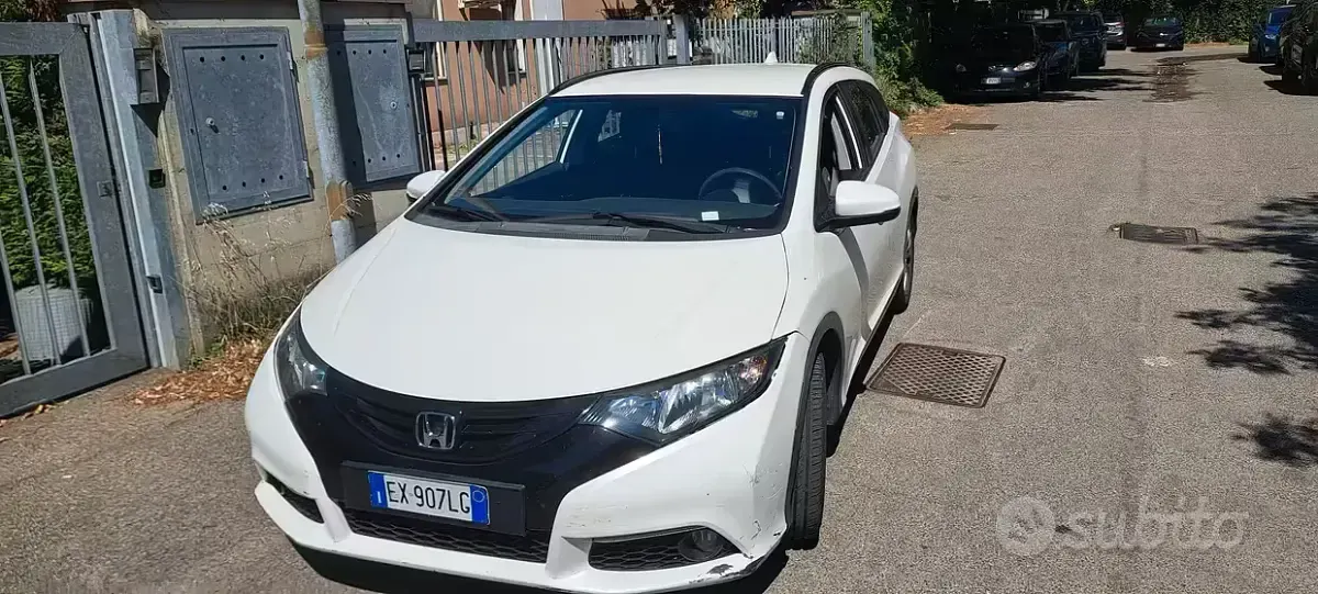 Usata Honda Civic 110 CV (80 kW) 2014 Bianco Station wagon