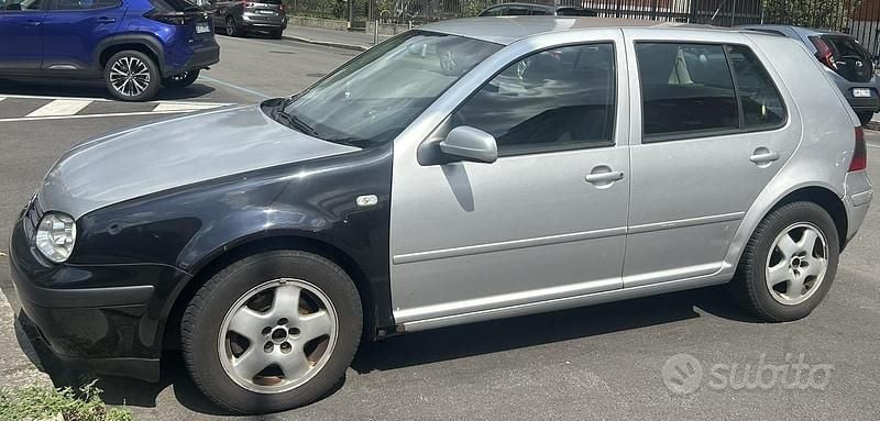 Usata VW Golf IV 101 CV (74 kW) 2004 Grigio Utilitaria