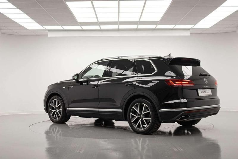 Usata VW Touareg Elegance 231 CV (169 kW) 2023 Nero SUV