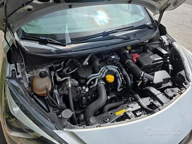 Usata Nissan Micra Tekna 90 CV (66 kW) 2018 Grigio Utilitaria