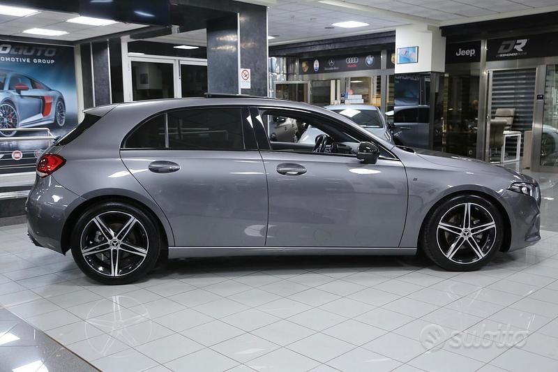 Usata Mercedes A180 116 CV (85 kW) 2019 Grigio Berlina