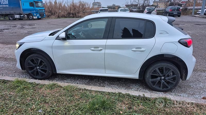Usata Peugeot 208 GT 101 CV (74 kW) 2023 Bianco Utilitaria
