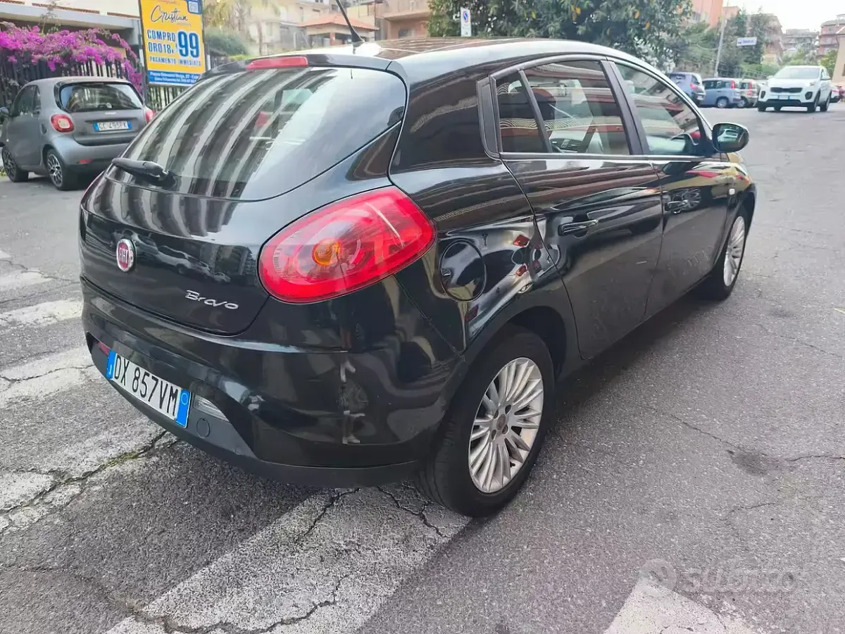 Usata Fiat Bravo Dynamic 105 CV (77 kW) 2010 Nero Utilitaria