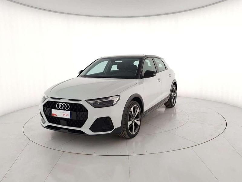 Bianco Usata 2022 Audi A1 Ambiente Due volumi | 23.500 € (Buon prezzo) - Immagine 1/4