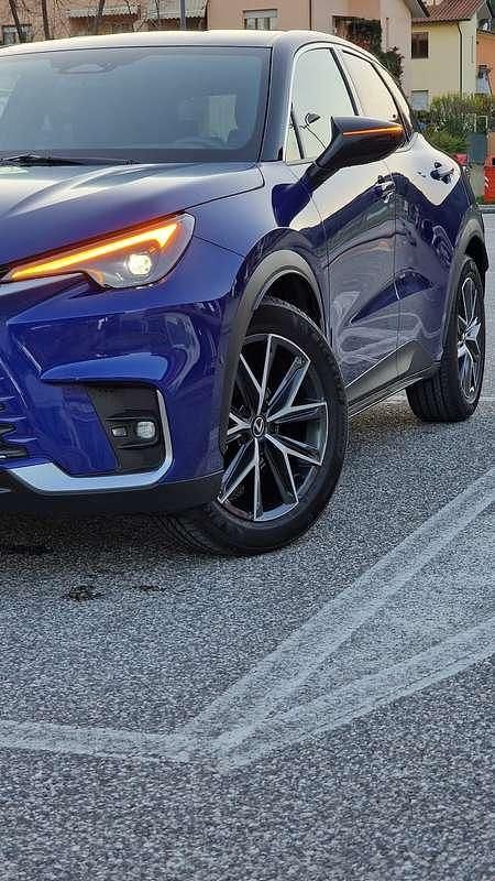 Usata Lexus LBX 91 CV (66 kW) 2024 SUV