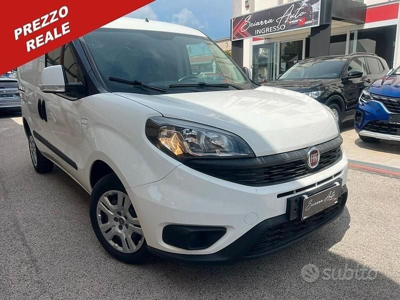 Usata Fiat Doblò Lounge 95 CV (69 kW) 2019 Bianco Monovolume