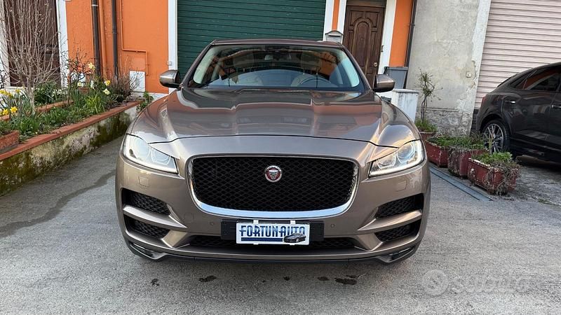 Usata Jaguar F-Pace Prestige 180 CV (132 kW) 2016 Grigio SUV