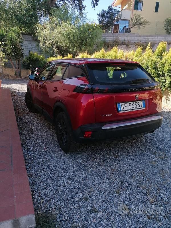 Usata Peugeot 2008 82 CV (60 kW) 2022 Rosso SUV