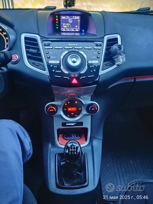 Nero Usata 2012 Ford Fiesta Titanium Due volumi | 5200 € (Cara) - Immagine 1/4