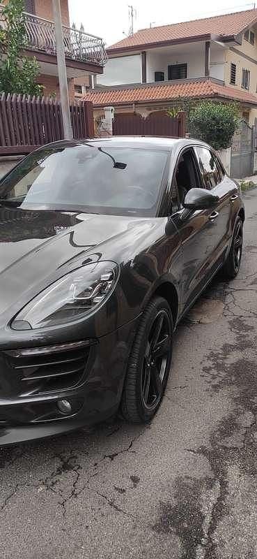 Grigio Usata 2017 Porsche Macan SUV | 30.000 € (Super prezzo) - Immagine 1/4