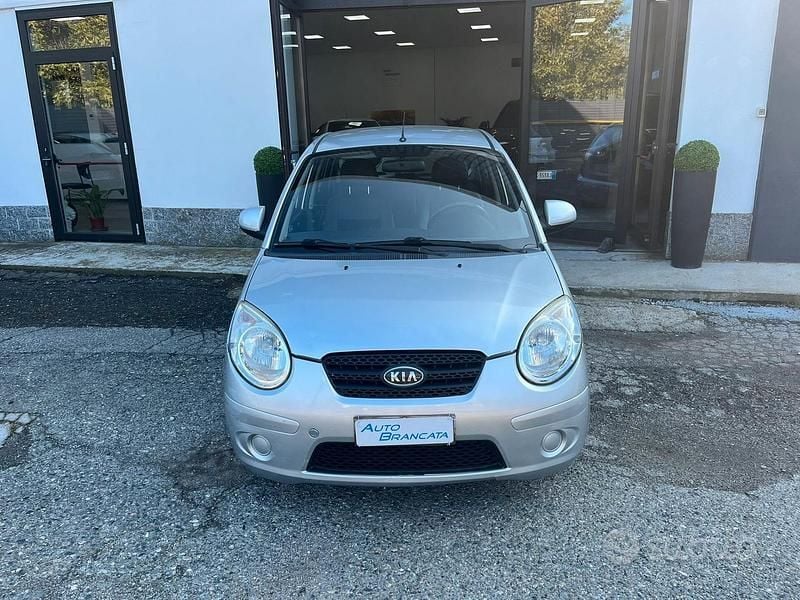 Usata Kia Picanto 60 CV (44 kW) 2009 Grigio Utilitaria
