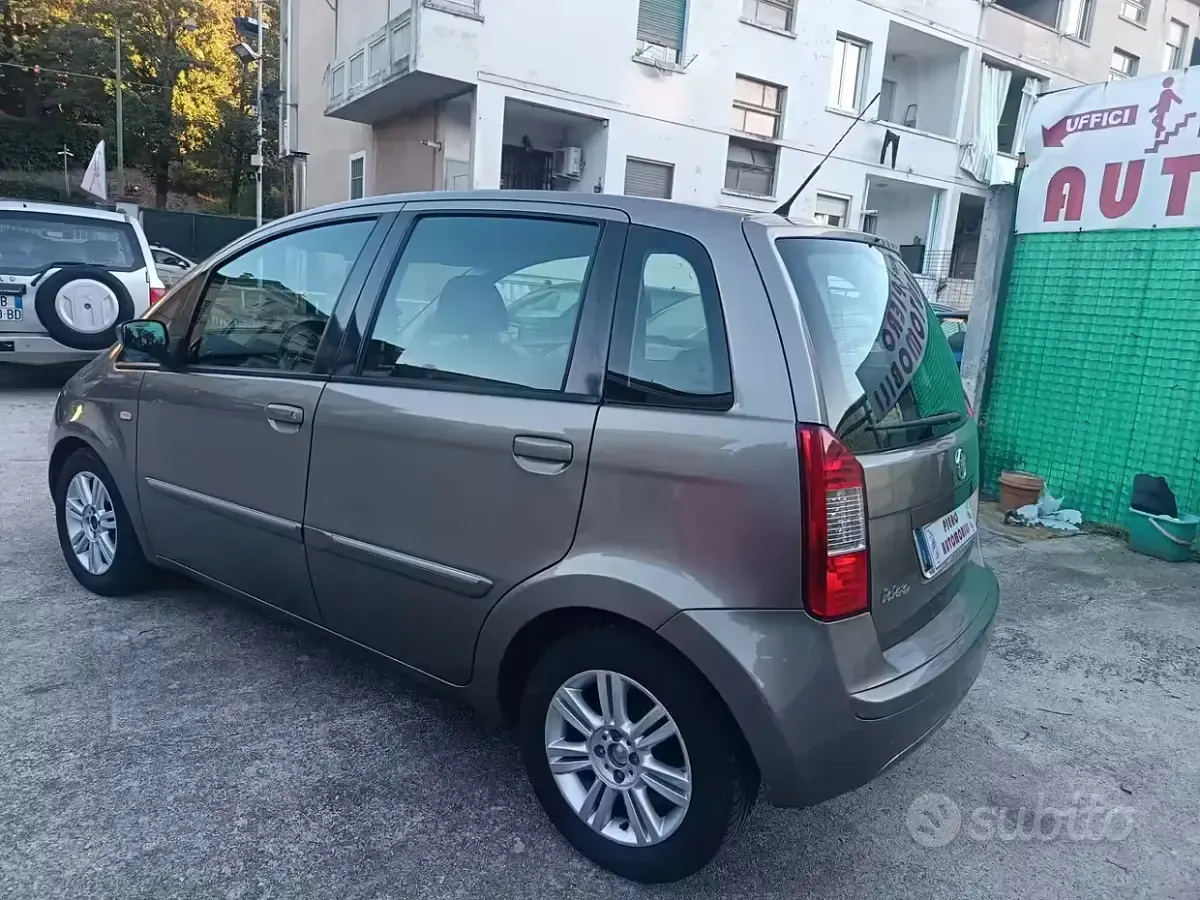 Usata Fiat Idea 95 CV (69 kW) 2008 Marrone Monovolume