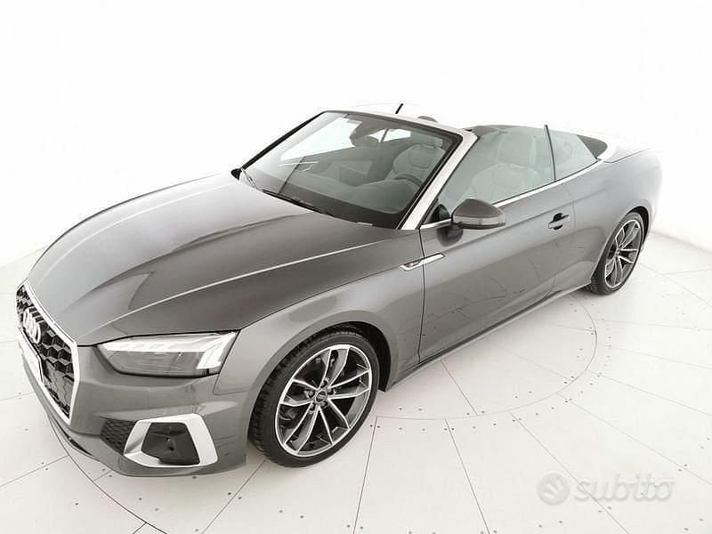 Usata Audi A5 Cabriolet S-Line 204 CV (150 kW) 2024 Grigio Cabrio