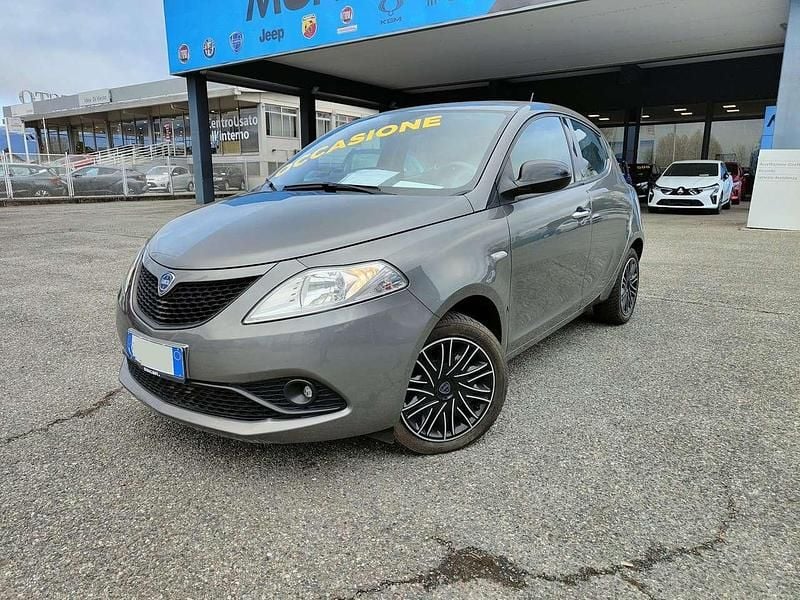 Grigio Usata 2021 Lancia Ypsilon S Due volumi | 11.990 € (Buon prezzo) - Immagine 1/4