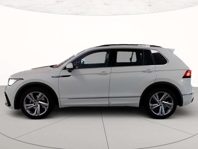Usata VW Tiguan R-line 150 CV (110 kW) 2023 Pure white SUV