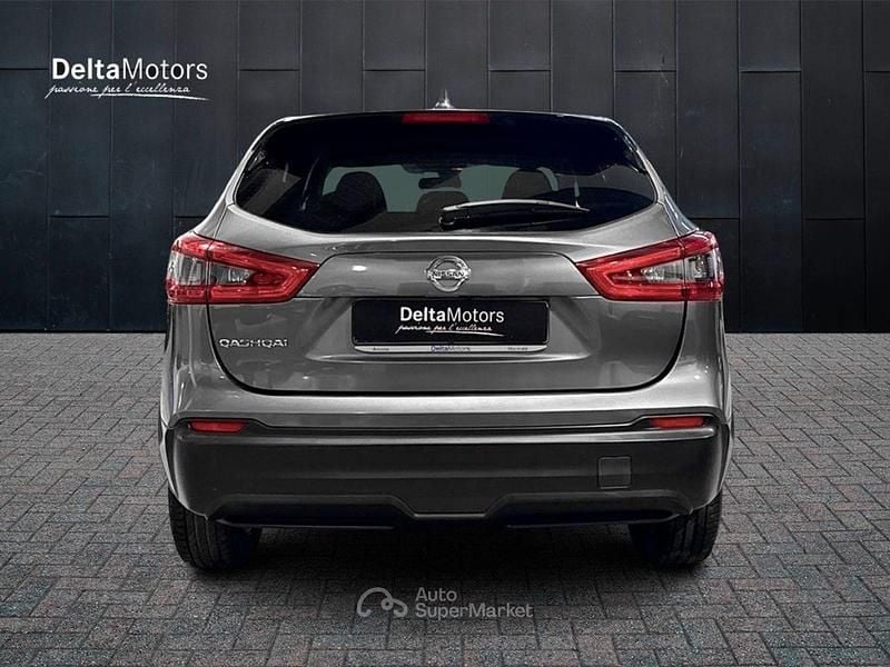 Usata Nissan Qashqai 110 CV (80 kW) 2018 Grigio metallizzato SUV