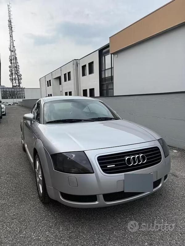 Usata Audi TT 224 CV (164 kW) 1999 Grigio Coupé