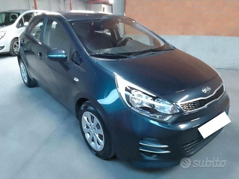 Usata Kia Rio 84 CV (61 kW) 2016 Blu Utilitaria
