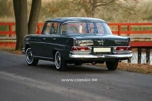 Usata Mercedes 220 110 CV (80 kW) 1965 Grigio Berlina