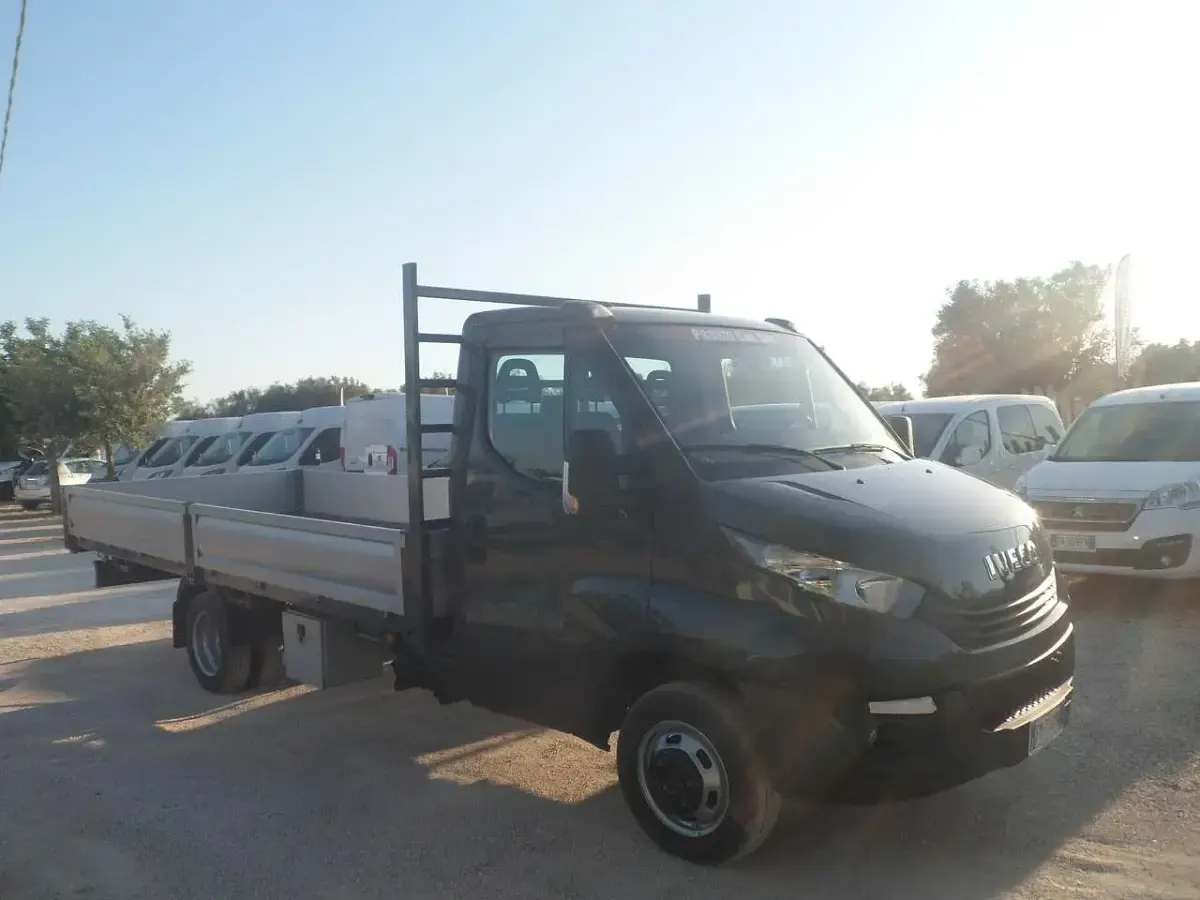 Usata Iveco Daily 150 CV (110 kW) 2019 Grigio Furgone