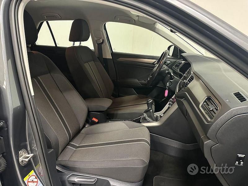 Usata VW T-Roc Business 116 CV (85 kW) 2021 Grigio SUV