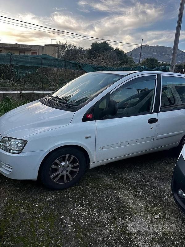 Usata Fiat Multipla Dynamic 120 CV (88 kW) 2008 Bianco Monovolume