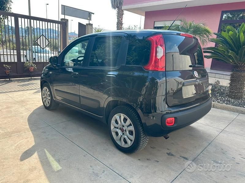 Usata Fiat Panda Lounge 85 CV (62 kW) 2016 Nero Utilitaria